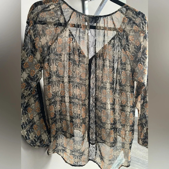 ASTR | Sheer Lace Button-down Blouse - Picture 8 of 9